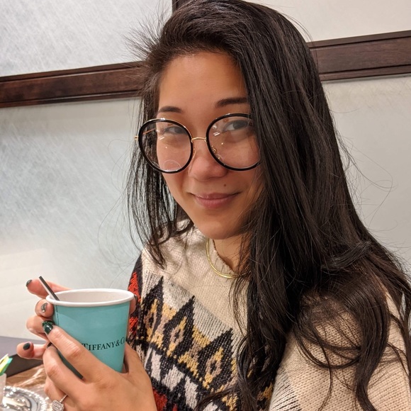 Meet your Posher, Jeniffer - Picture 2 of 2